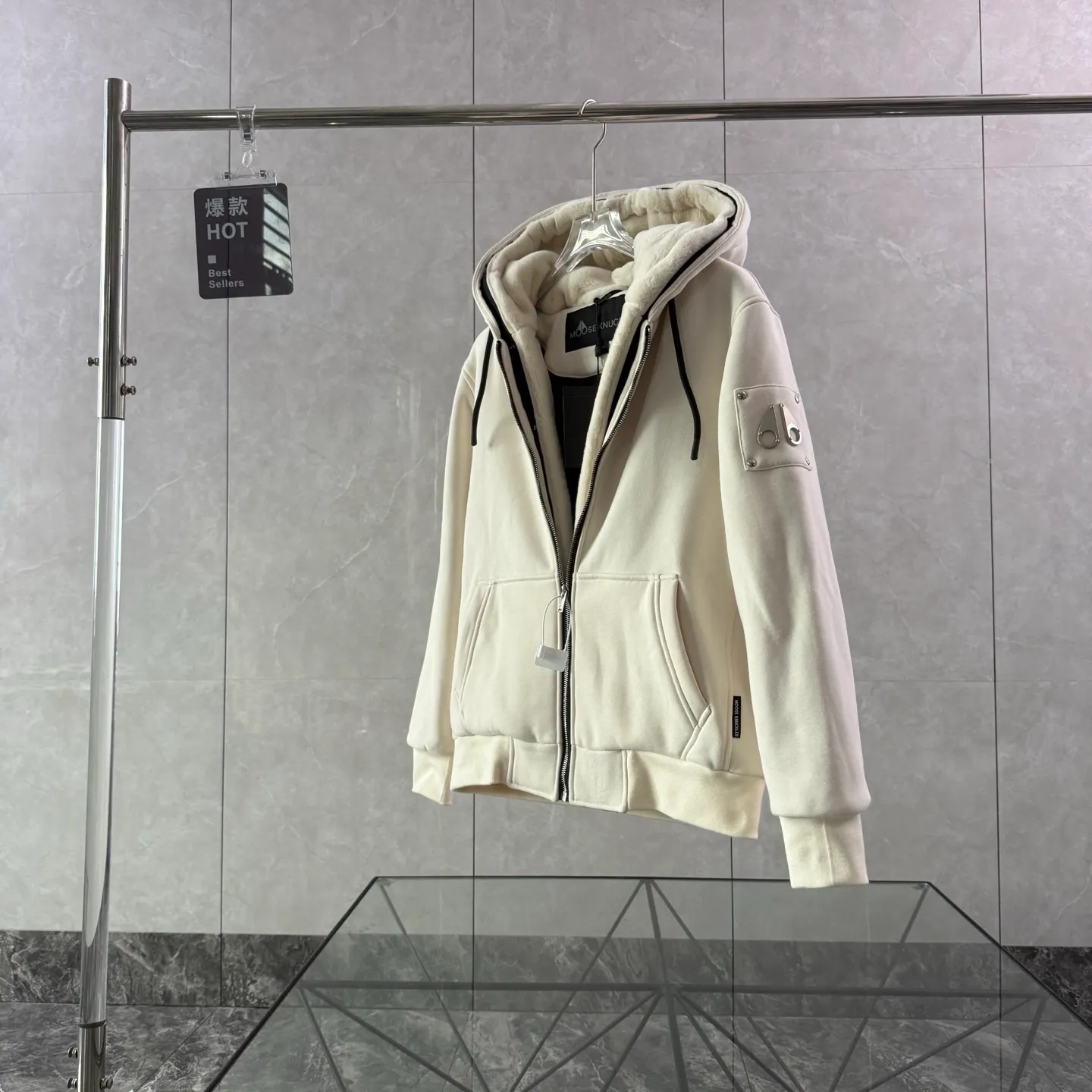 （ ） Moose Knuckles SS 23 、 ， ， ， 🍃 ， ， ， ☁️ ！ ♾️ ： ， Premium ， Authentic ！ Size：S-XXL 👉